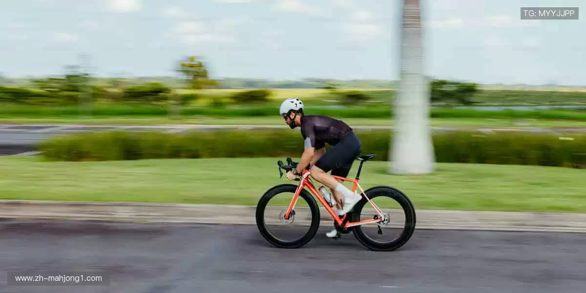🎁【周边商城】限量潮品，把偶像的荣耀穿在身上！